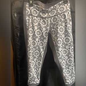 Lululemon brand capris